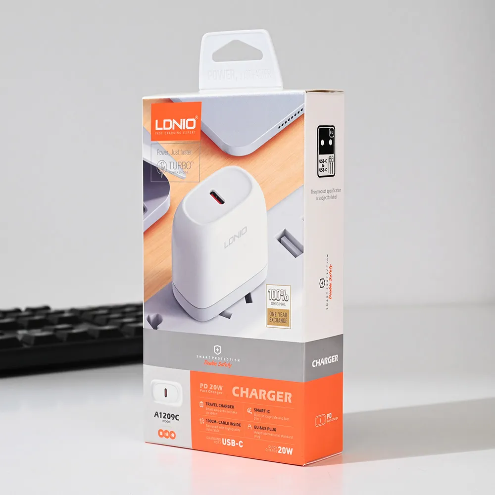 Kucni punjac LDNIO A1209C PD, 20W beli