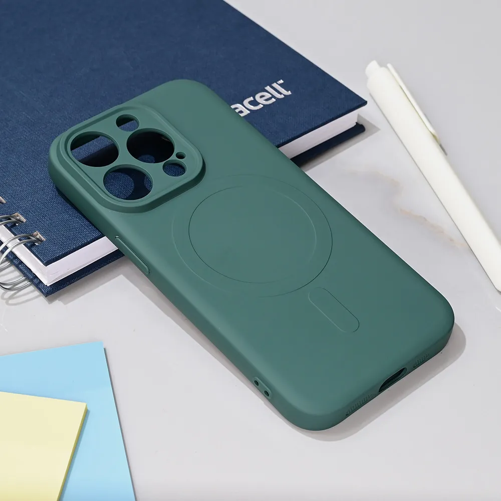 Maska Teracell Giulietta Magsafe za iPhone 15 Pro 6.1 tamno zelena