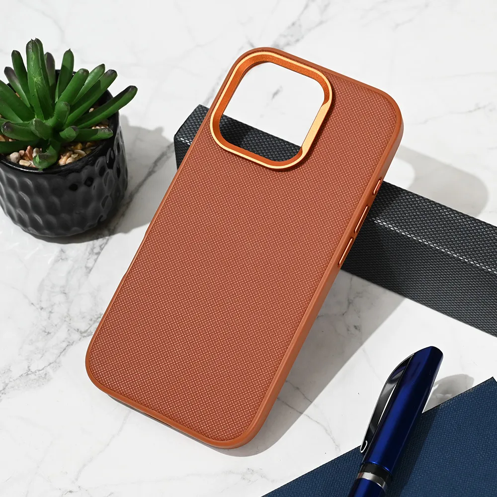 Maska Urban Case za iPhone 16 Pro 6.3 braon