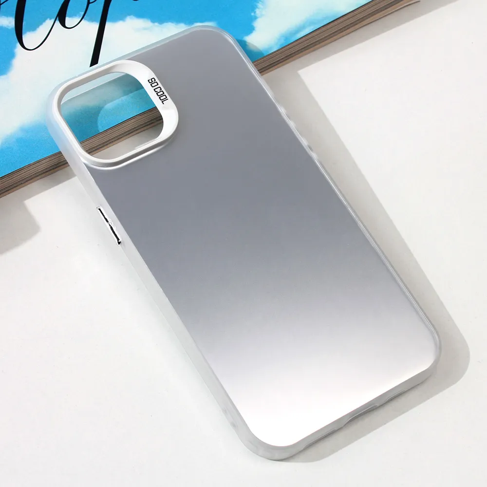 Maska Clear za iPhone 15 6.1 srebrna