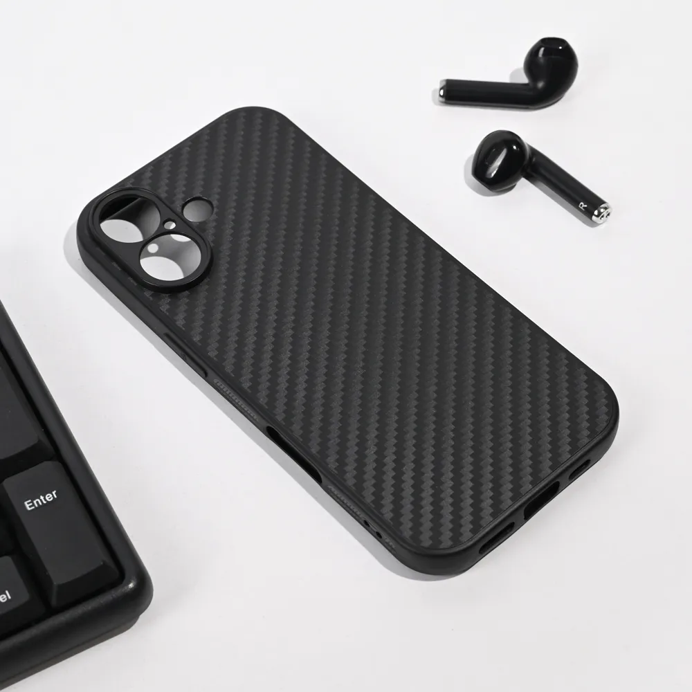 Maska Carbon fiber za iPhone 17 6.3 crna