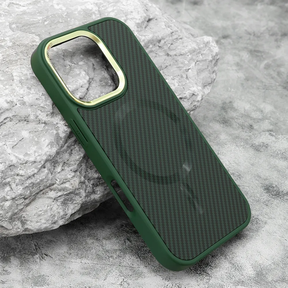 Futrola CARBON MagSafe za iPhone 16 Pro (6.3) zelena (big camera)