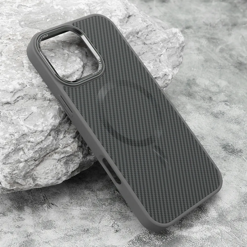 Futrola CARBON MagSafe za iPhone 16 Pro Max (6.9) siva (small camera)