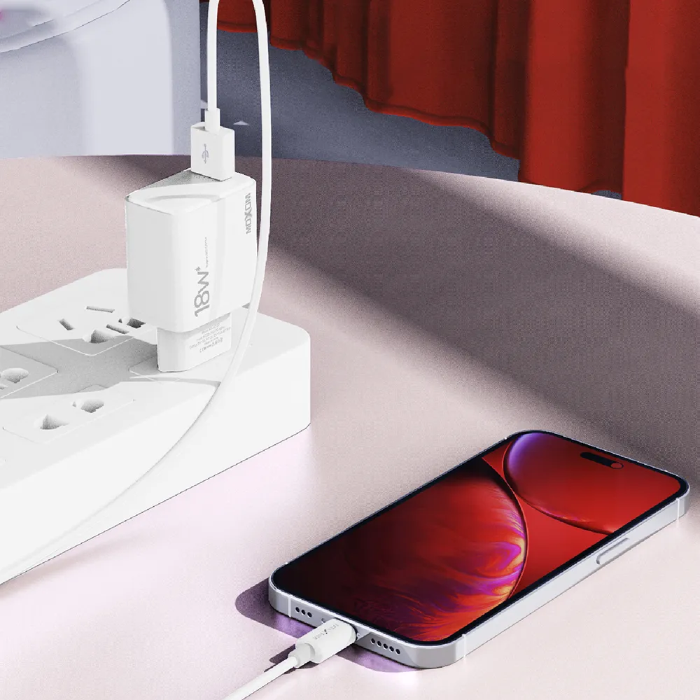 Kucni punjac Moxom MX-HC132 3A/18W Lightning beli