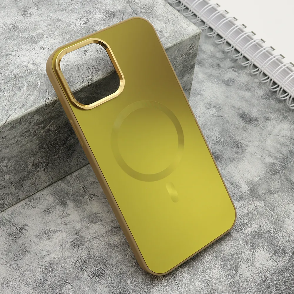 Futrola COLOR METAL MagSafe za iPhone 13 Pro Max (6.7) zlatna