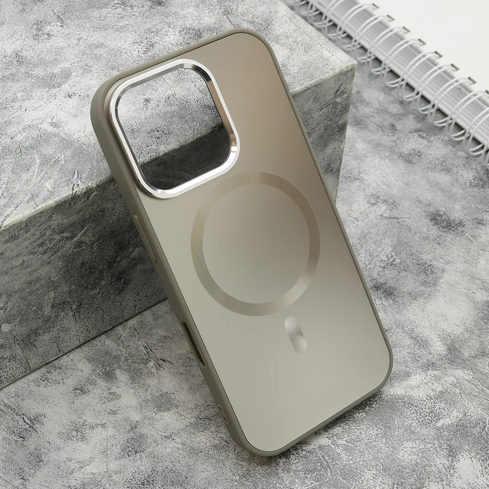 Futrola COLOR METAL MagSafe za iPhone 16 Pro (6.3) srebrna (small camera)