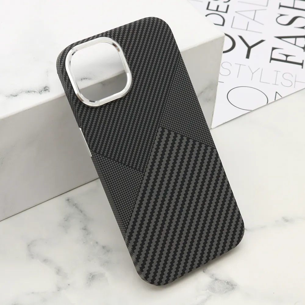 Futrola UrbanMesh MagSafe za iPhone 15 (6.1) DZ03