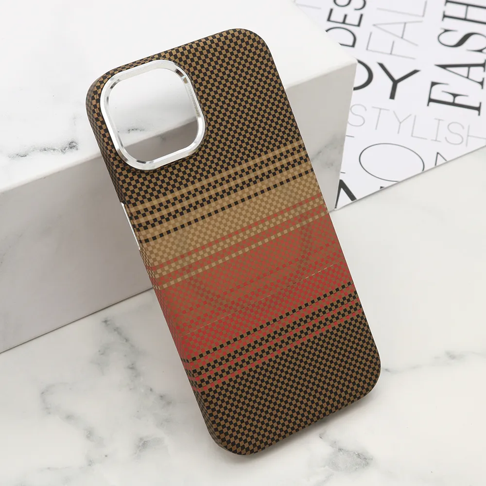 Futrola UrbanMesh MagSafe za iPhone 15 (6.1) DZ05