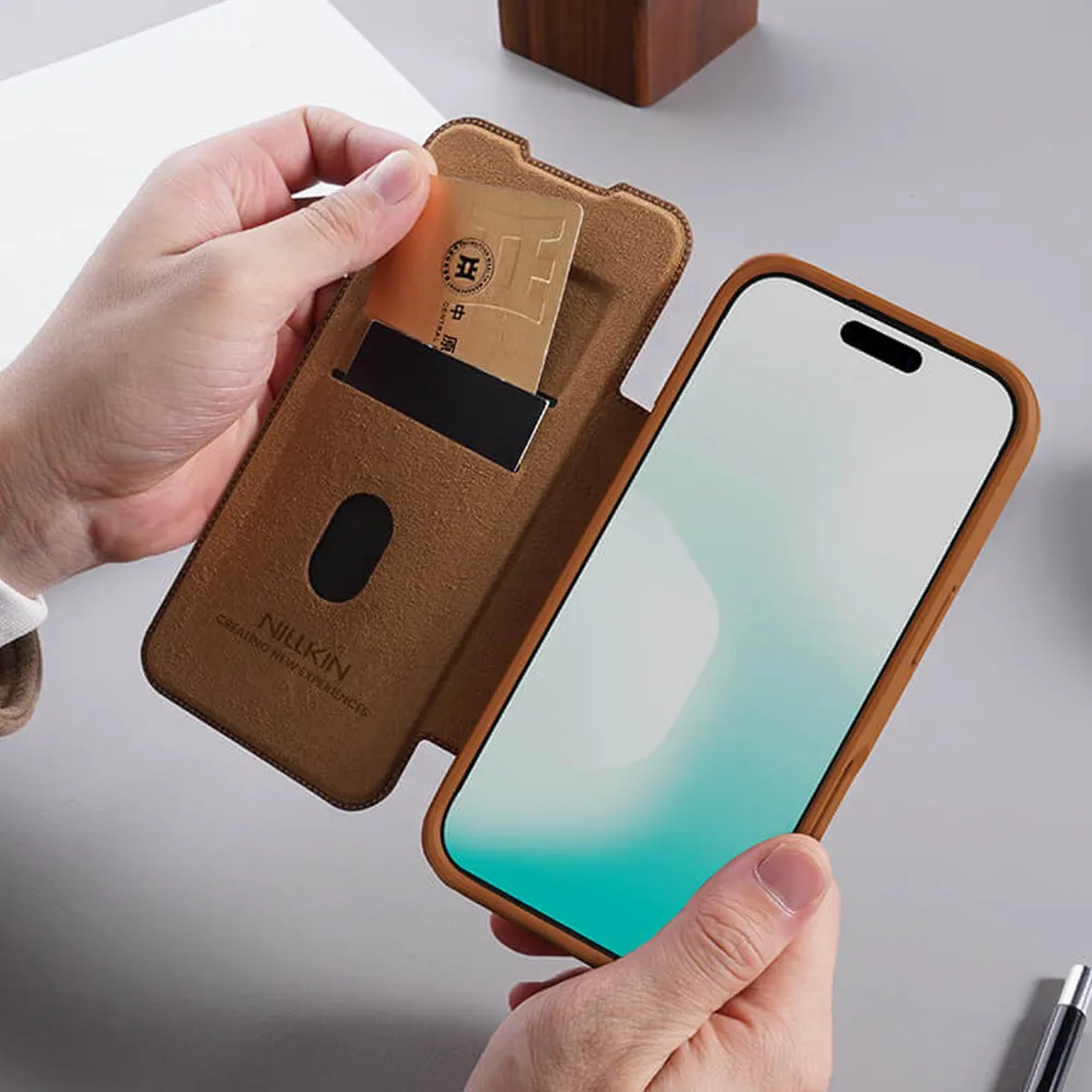 Futrola NILLKIN QIN Pro za iPhone 17 Pro (6.3) crna