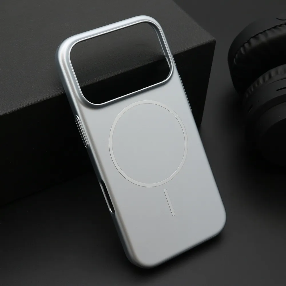 Futrola PURE MATTE MagSafe za iPhone 17 Pro (6.3) srebrna