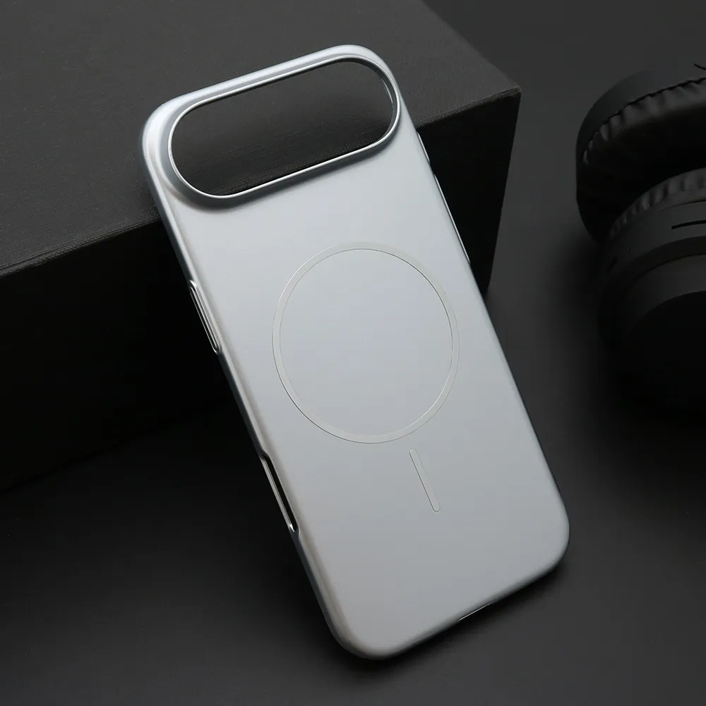 Futrola PURE MATTE MagSafe za iPhone 17 AIR (6.6) srebrna