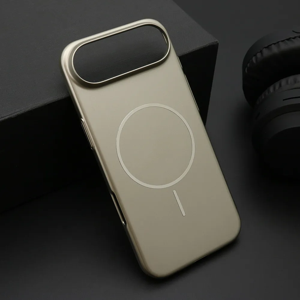 Futrola PURE MATTE MagSafe za iPhone 17 AIR (6.6) zlatna