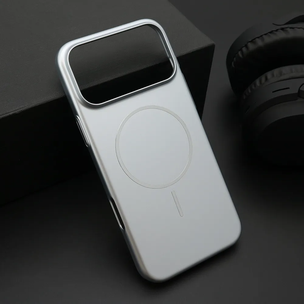 Futrola PURE MATTE MagSafe za iPhone 17 Pro Max (6.9) srebrna