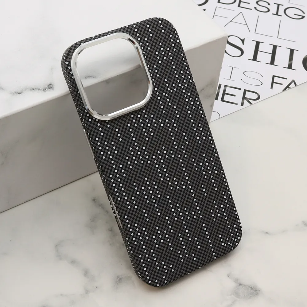 Futrola UrbanMesh MagSafe za iPhone 16 Pro (6.3) DZ06
