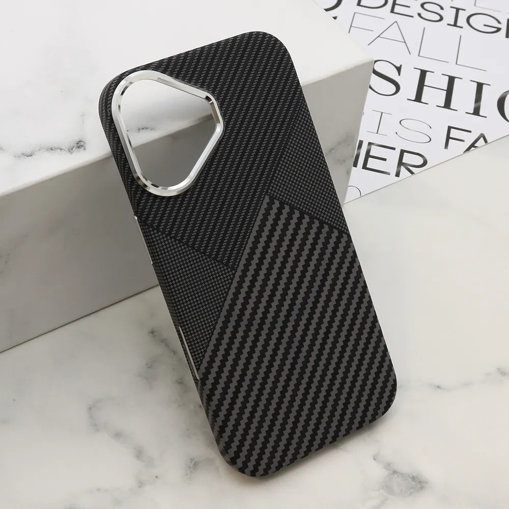 Futrola UrbanMesh MagSafe za iPhone 17 (6.3) (6.1) DZ03