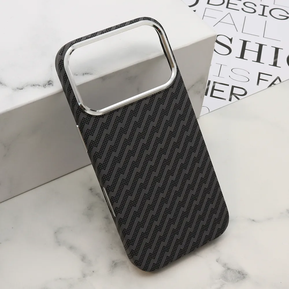 Futrola UrbanMesh MagSafe za iPhone 17 Pro (6.3) DZ01