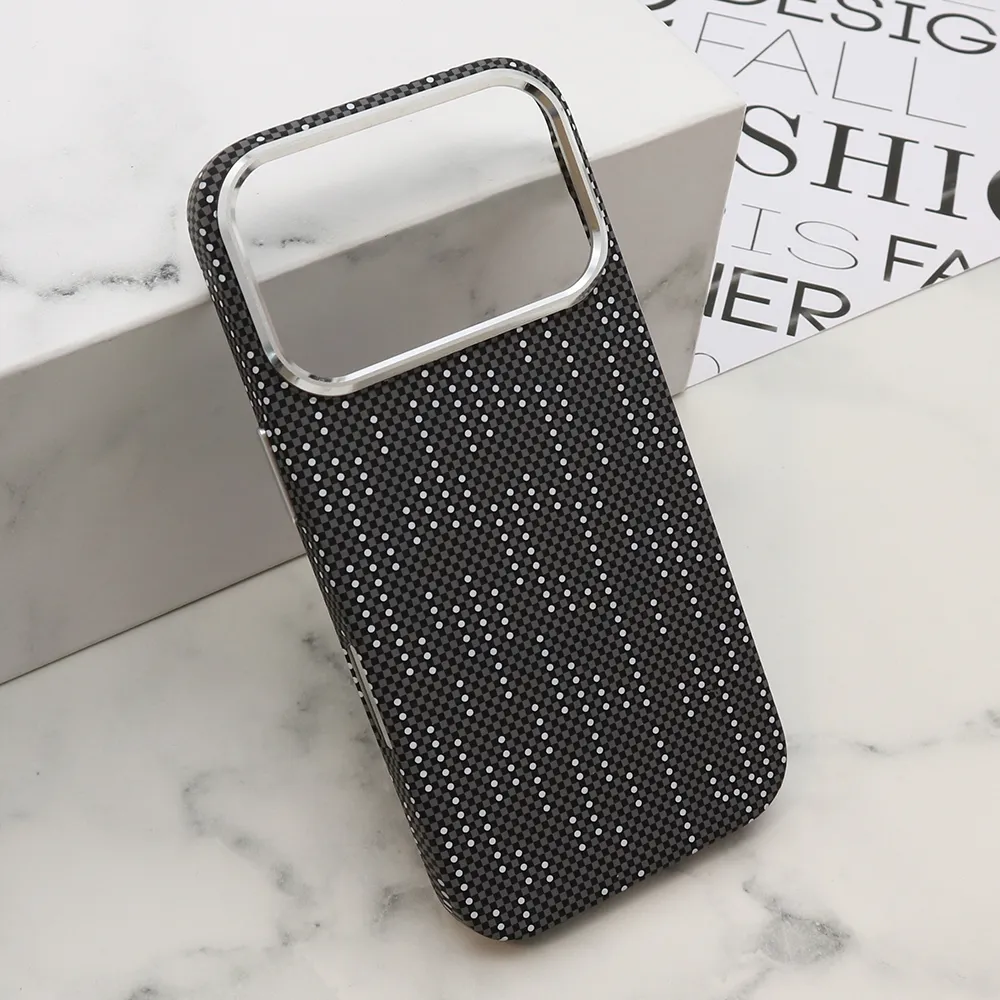Futrola UrbanMesh MagSafe za iPhone 17 Pro (6.3) DZ06