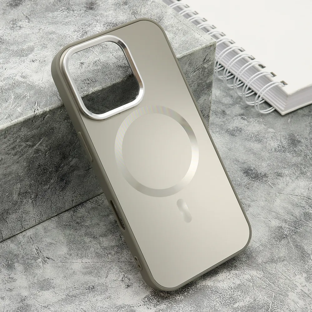 Futrola COLOR METAL MagSafe za iPhone 16 Pro (6.3) srebrna (big camera)