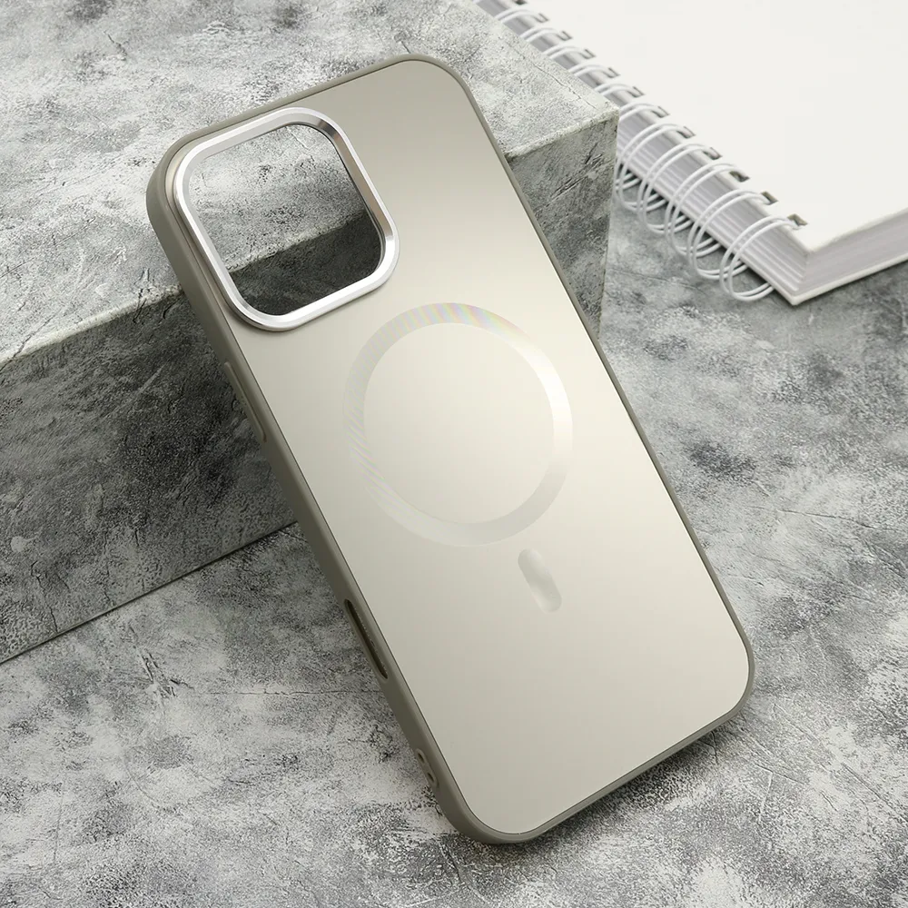 Futrola COLOR METAL MagSafe za iPhone 16 Pro Max (6.9) srebrna (big camera)