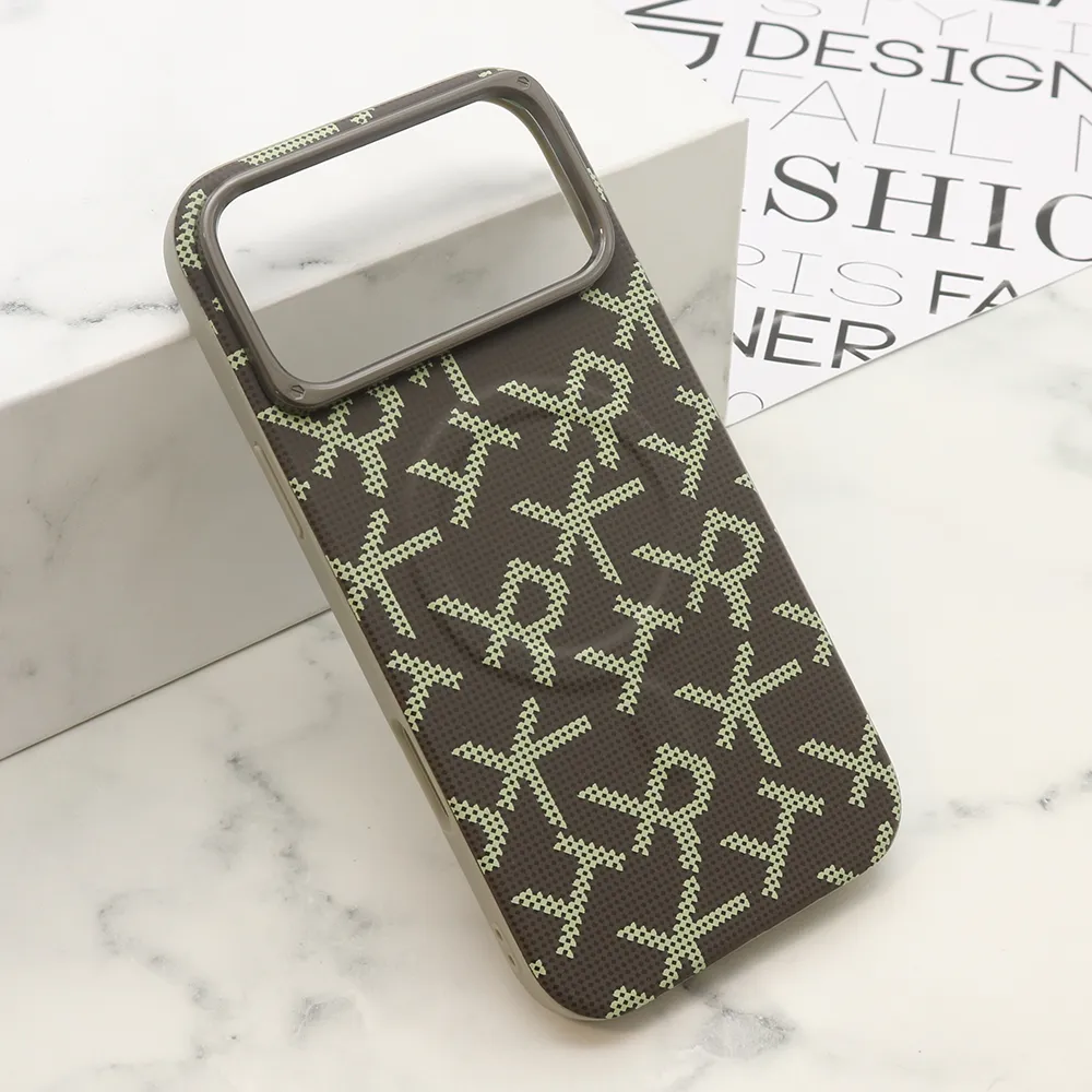 Futrola MONOGRAM MagSafe za iPhone 17 Pro Max (6.9) siva