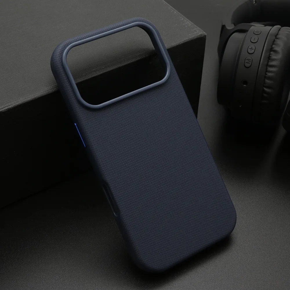 Futrola FROSTED SHIELD MagSafe za iPhone 18 Pro (6.3) teget