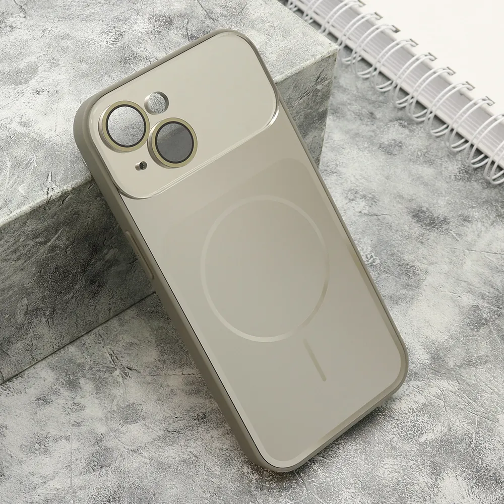 Futrola COLOR METAL MagSafe II za iPhone 15 (6.1) srebrna